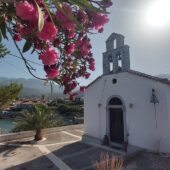 Mani-hiking-church