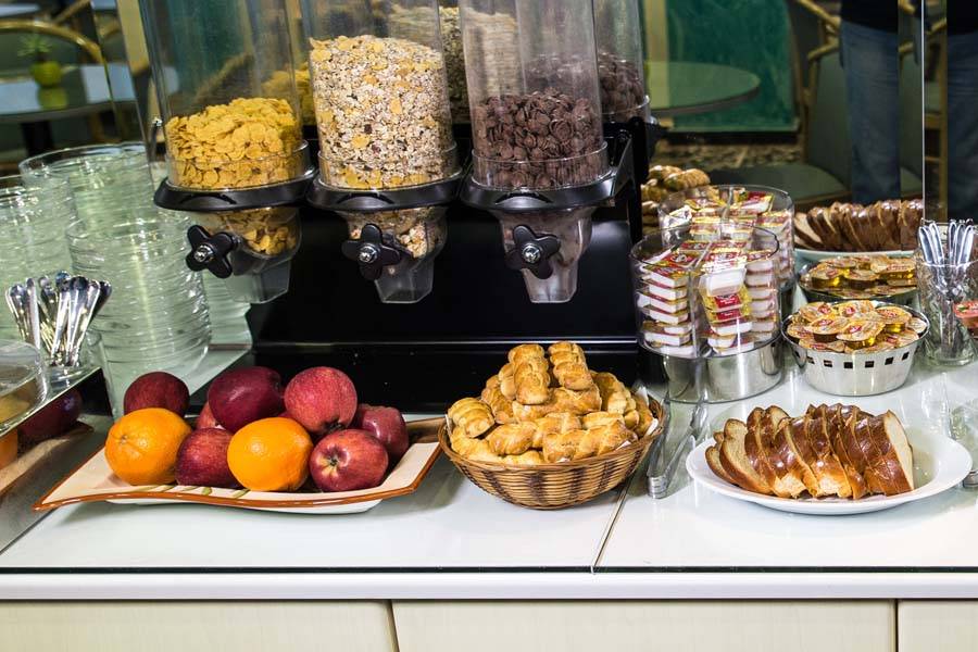 breakfast Kalamata ostria hotel